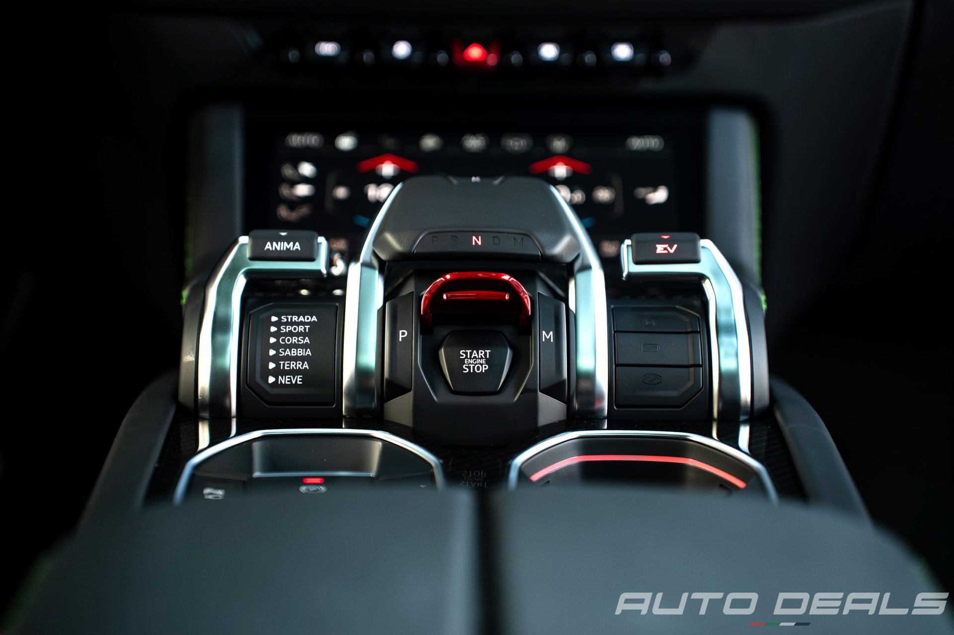 2025 Lamborghini Urus photo 4