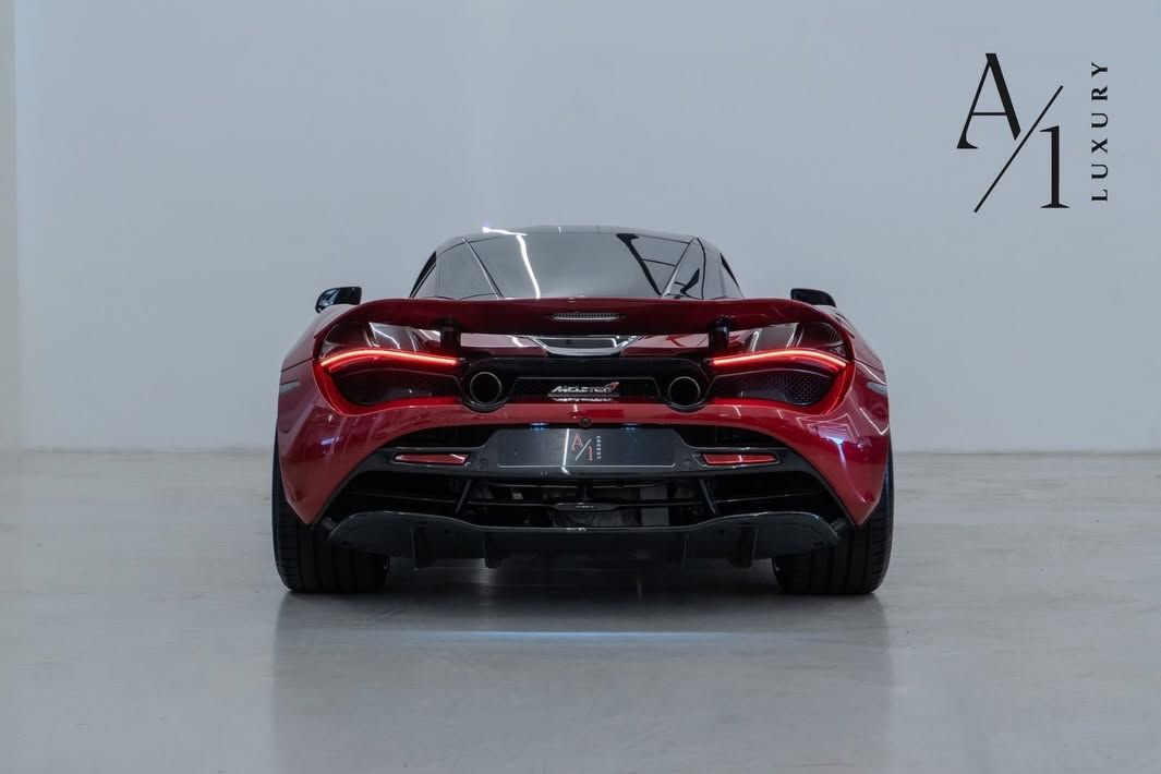 2018 McLaren 720S photo 2