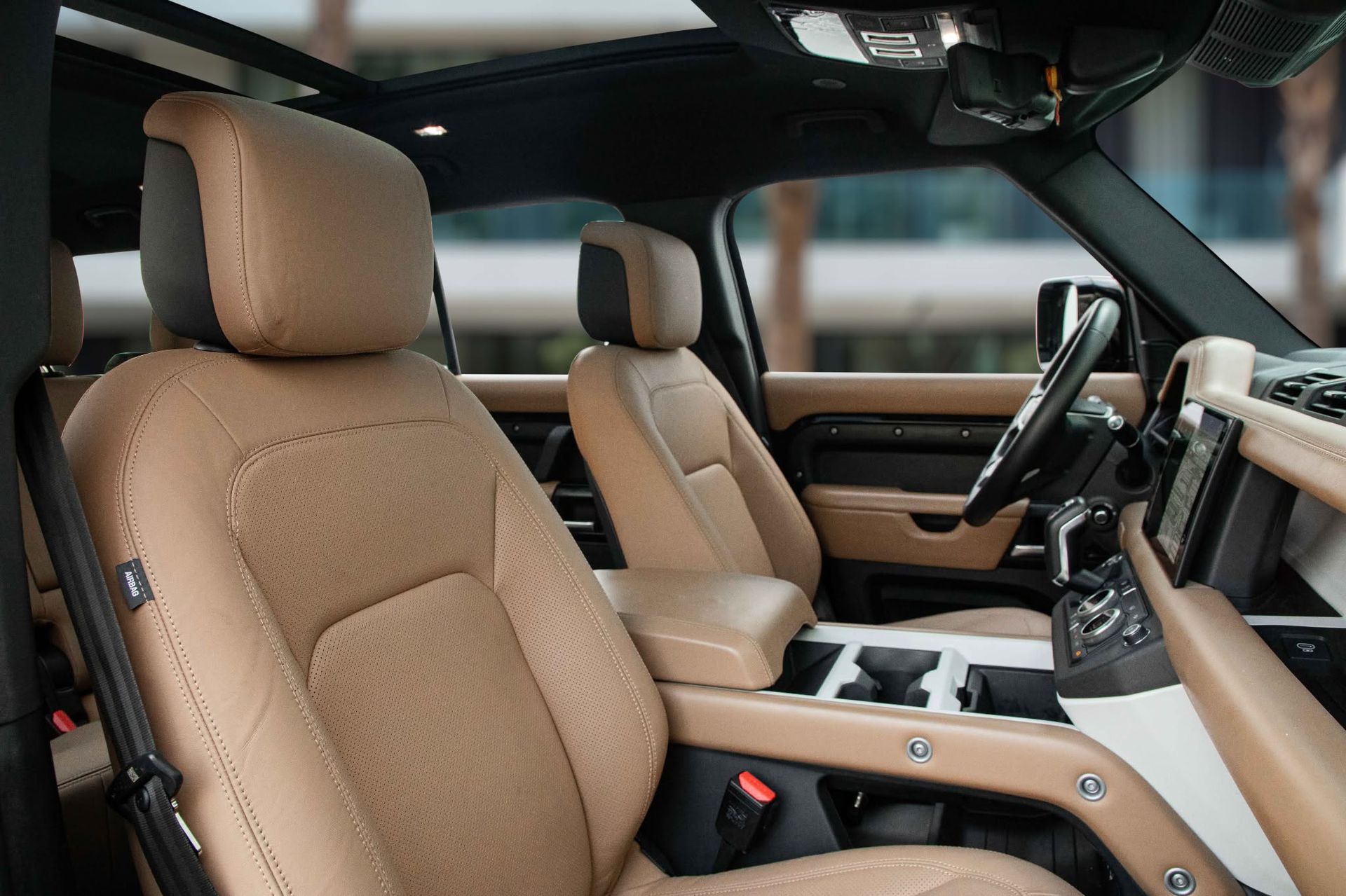 2025 Land Rover Defender photo 4