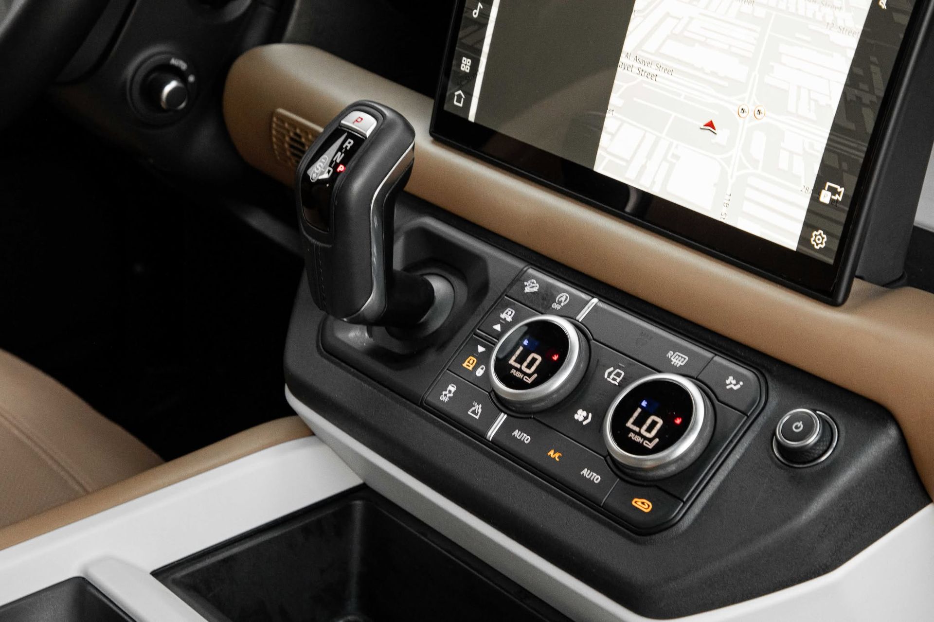 2025 Land Rover Defender photo 5