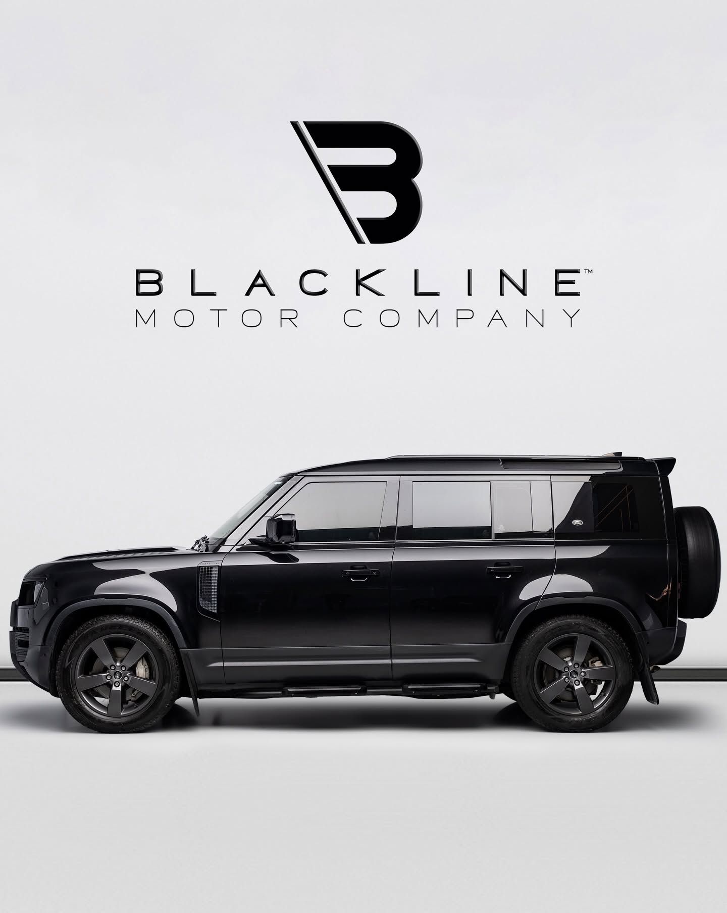 2023 Land Rover Defender photo 2