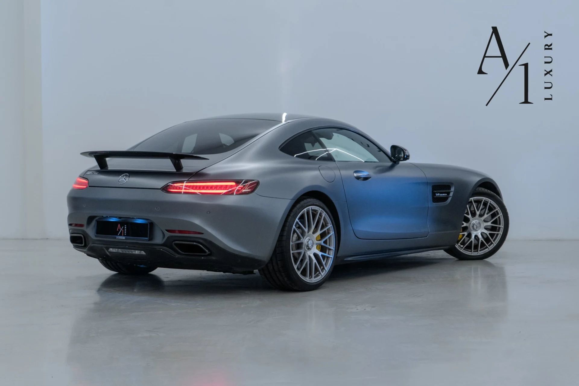 2016 Mercedes-Benz AMG GT photo 3