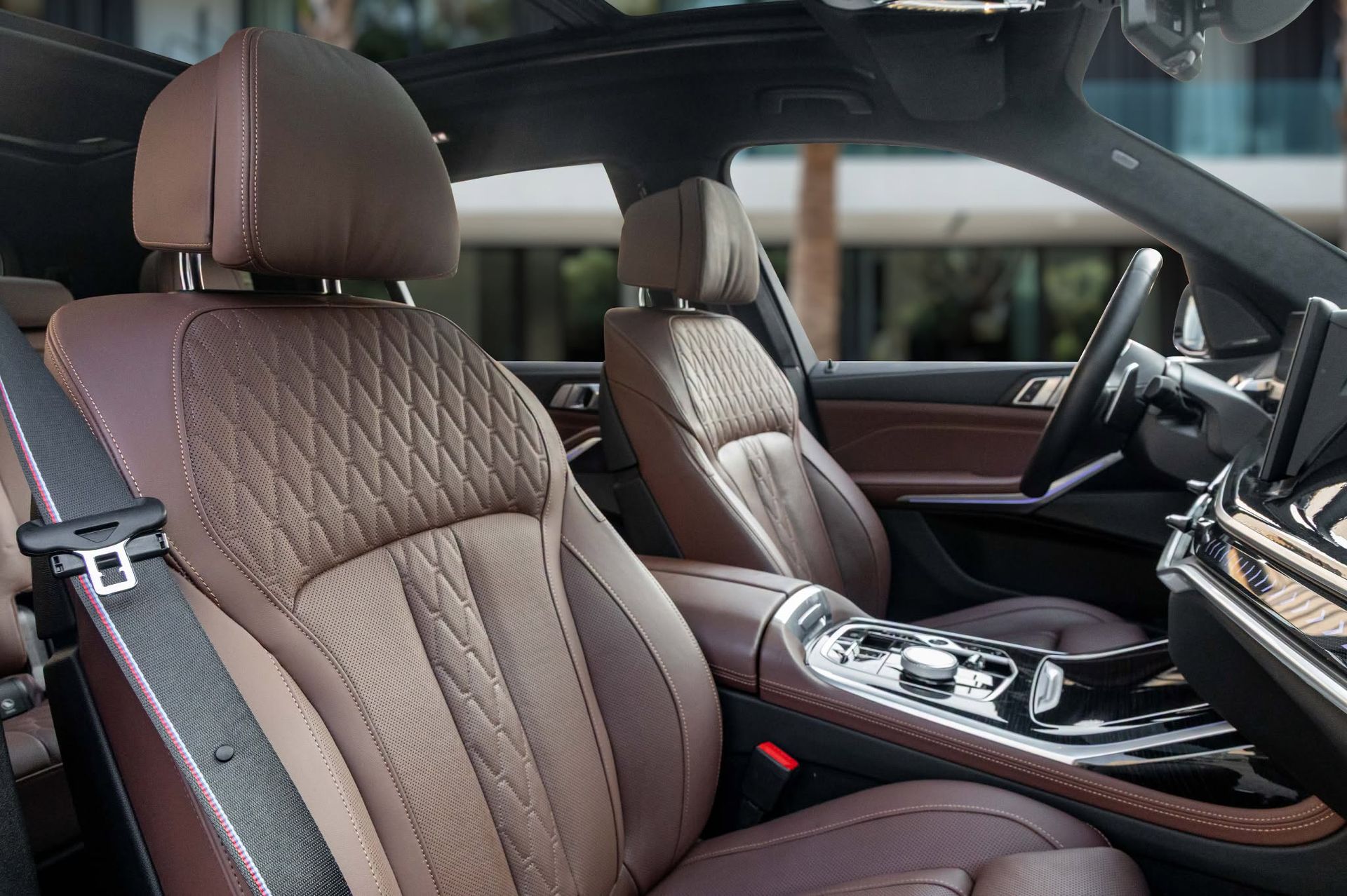 2024 BMW X7 photo 2