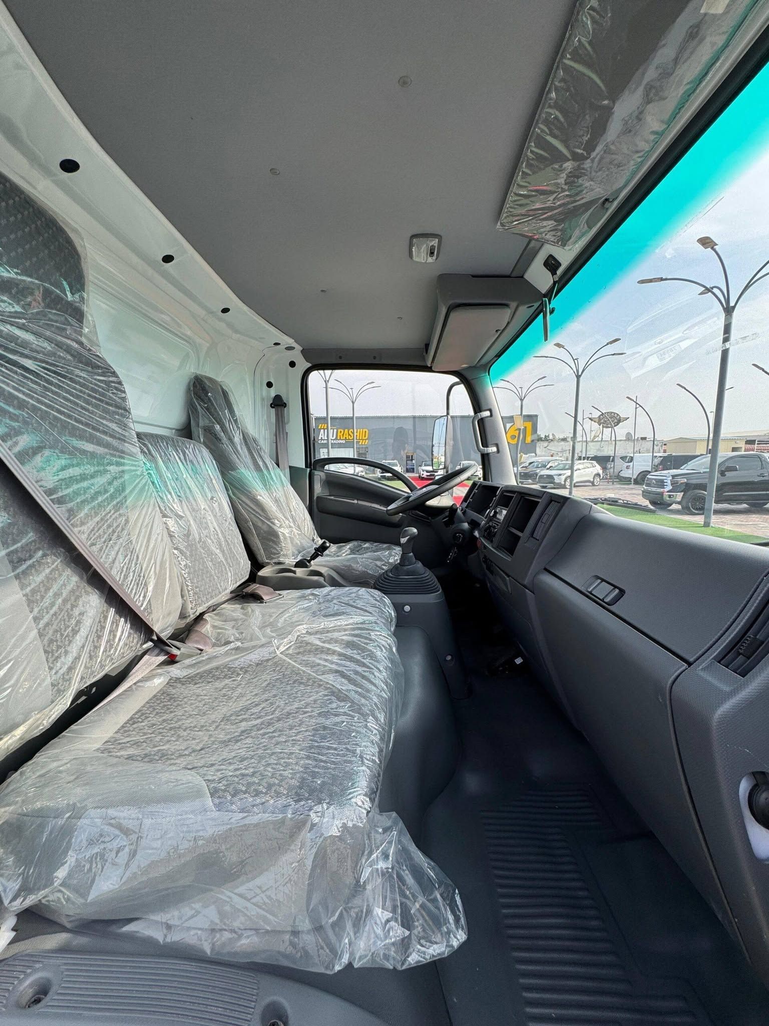 2025 Isuzu KV1000 photo 5