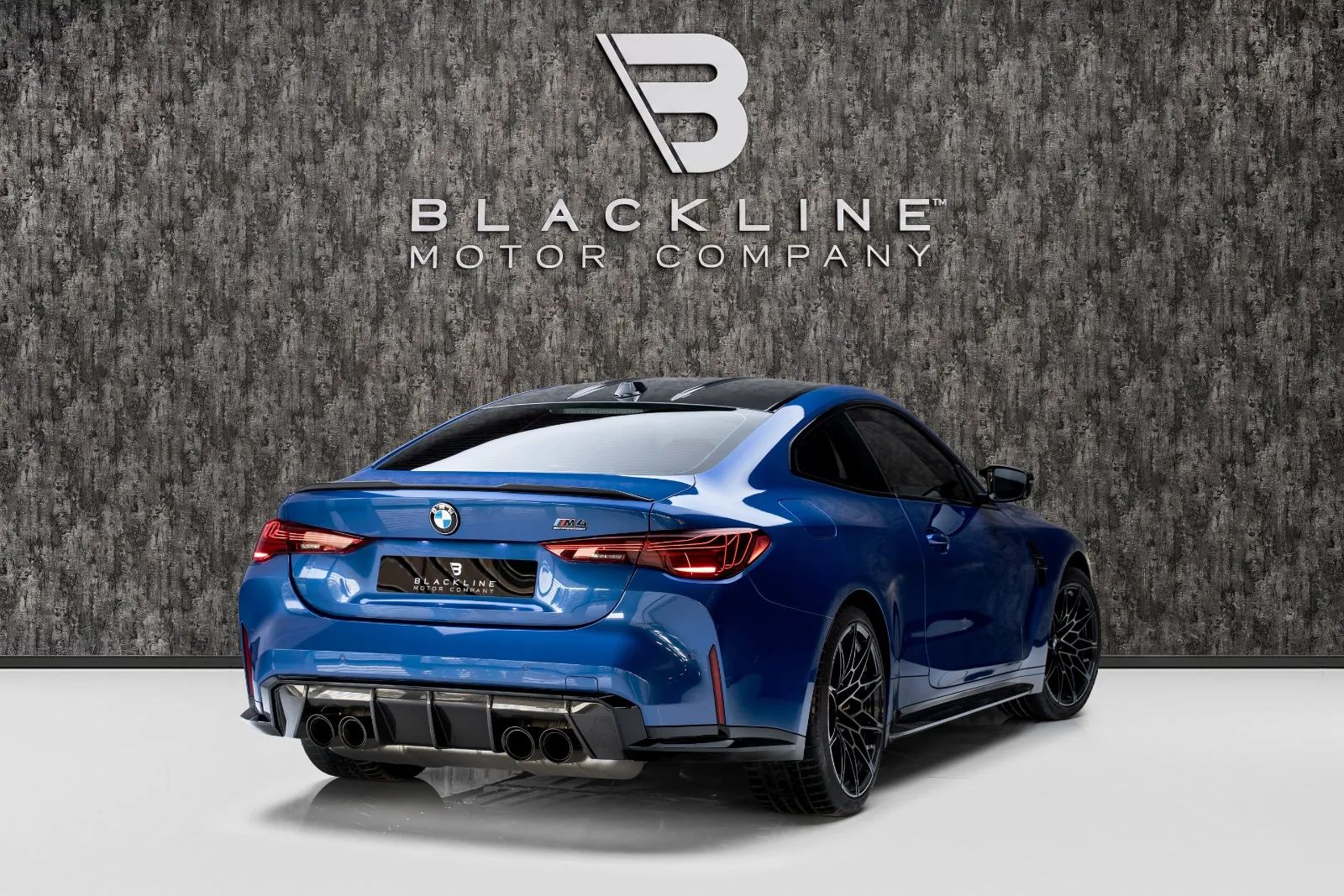 2025 BMW M4 photo 3