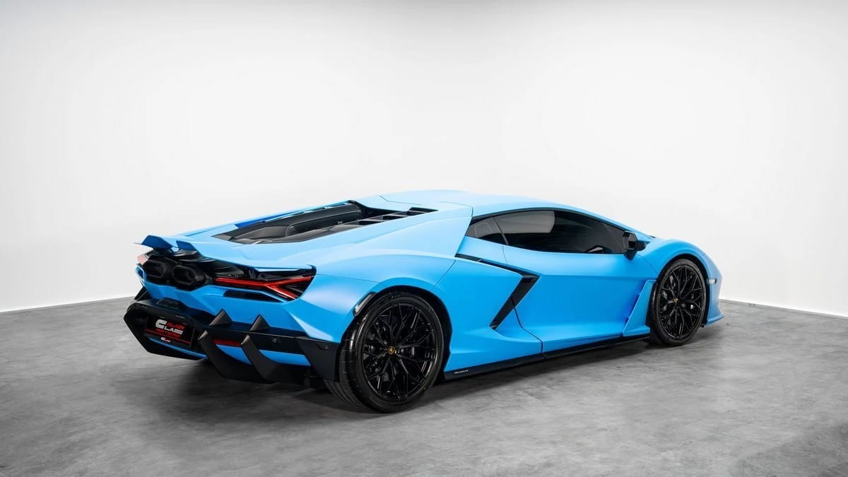 2024 Lamborghini Revuelto photo 2