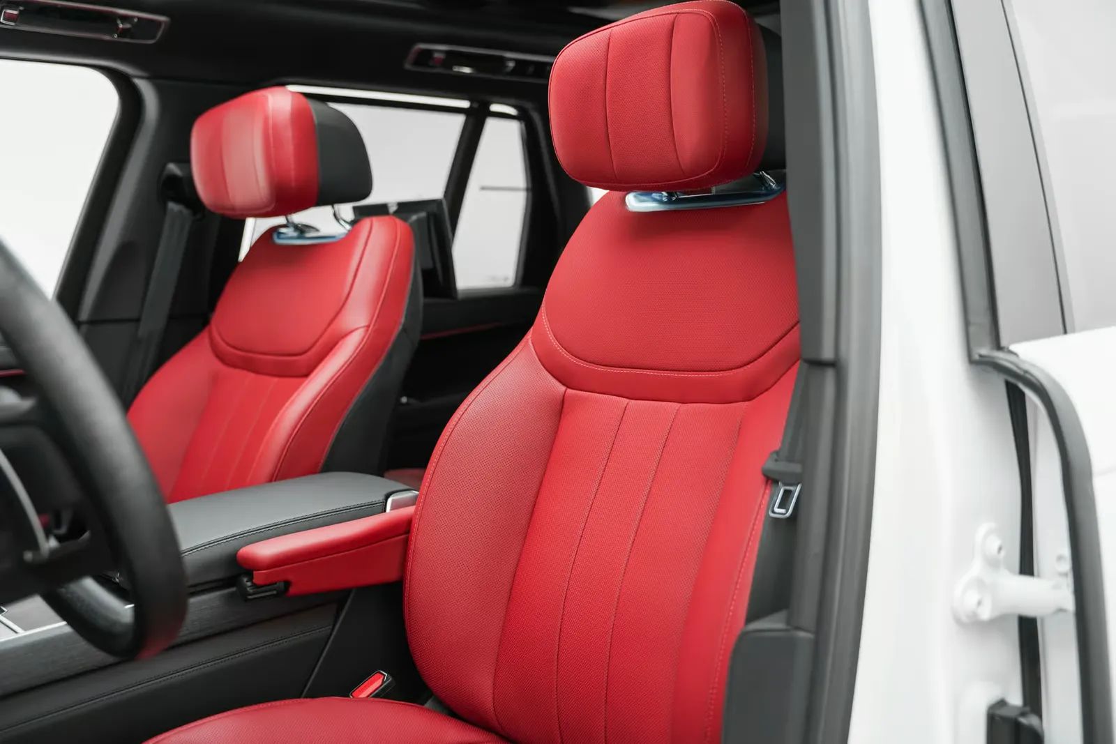 2026 Land Rover Range Rover Autobiography photo 5