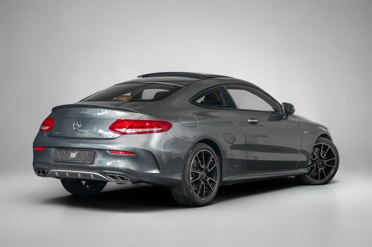 2017 Mercedes-Benz C-Class photo 3