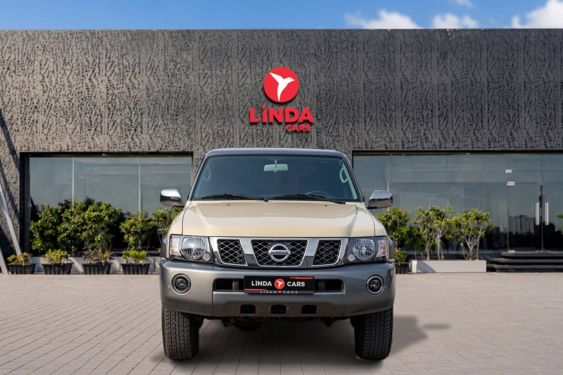 2024 Nissan Patrol Safari photo 2