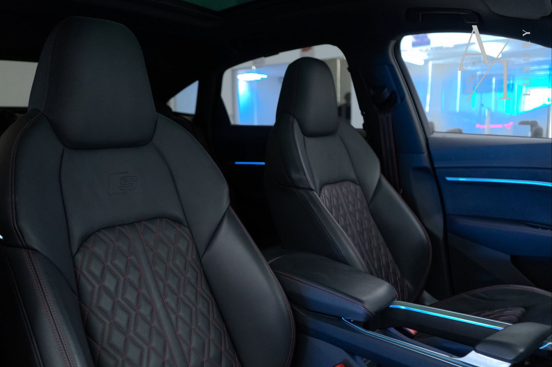 2024 Audi e-tron photo 5