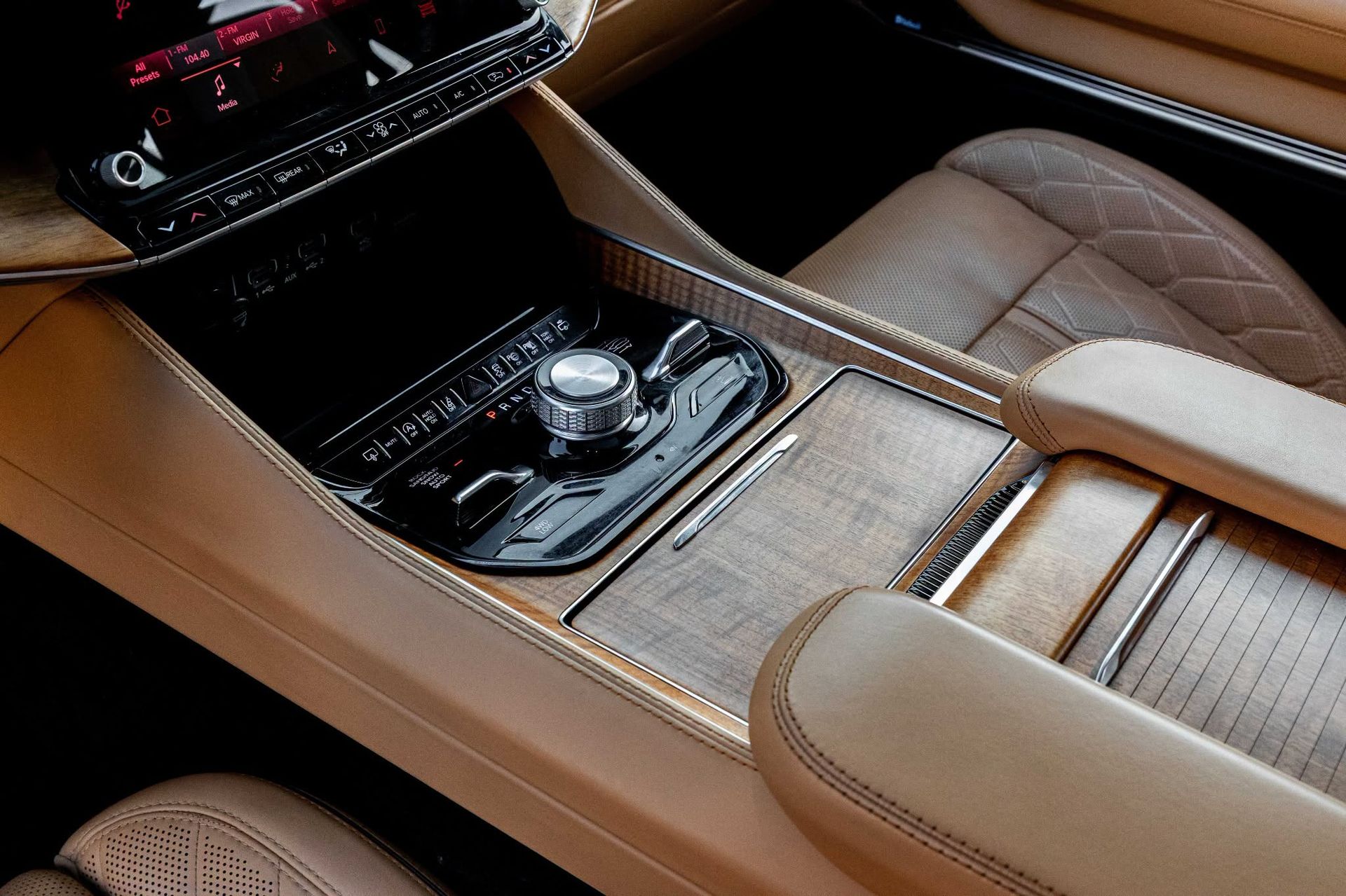2023 Jeep Grand Wagoneer photo 5