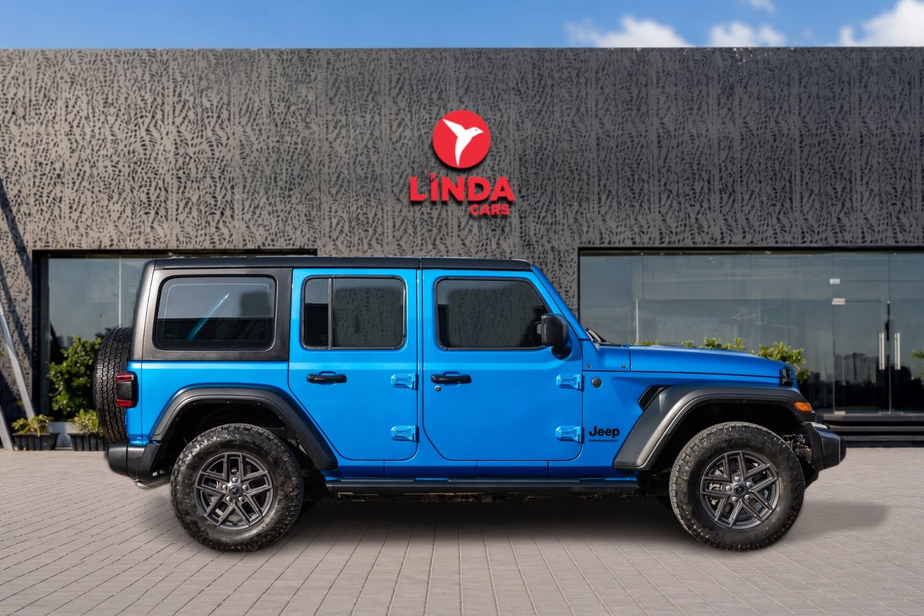 2024 Jeep Wrangler photo 3
