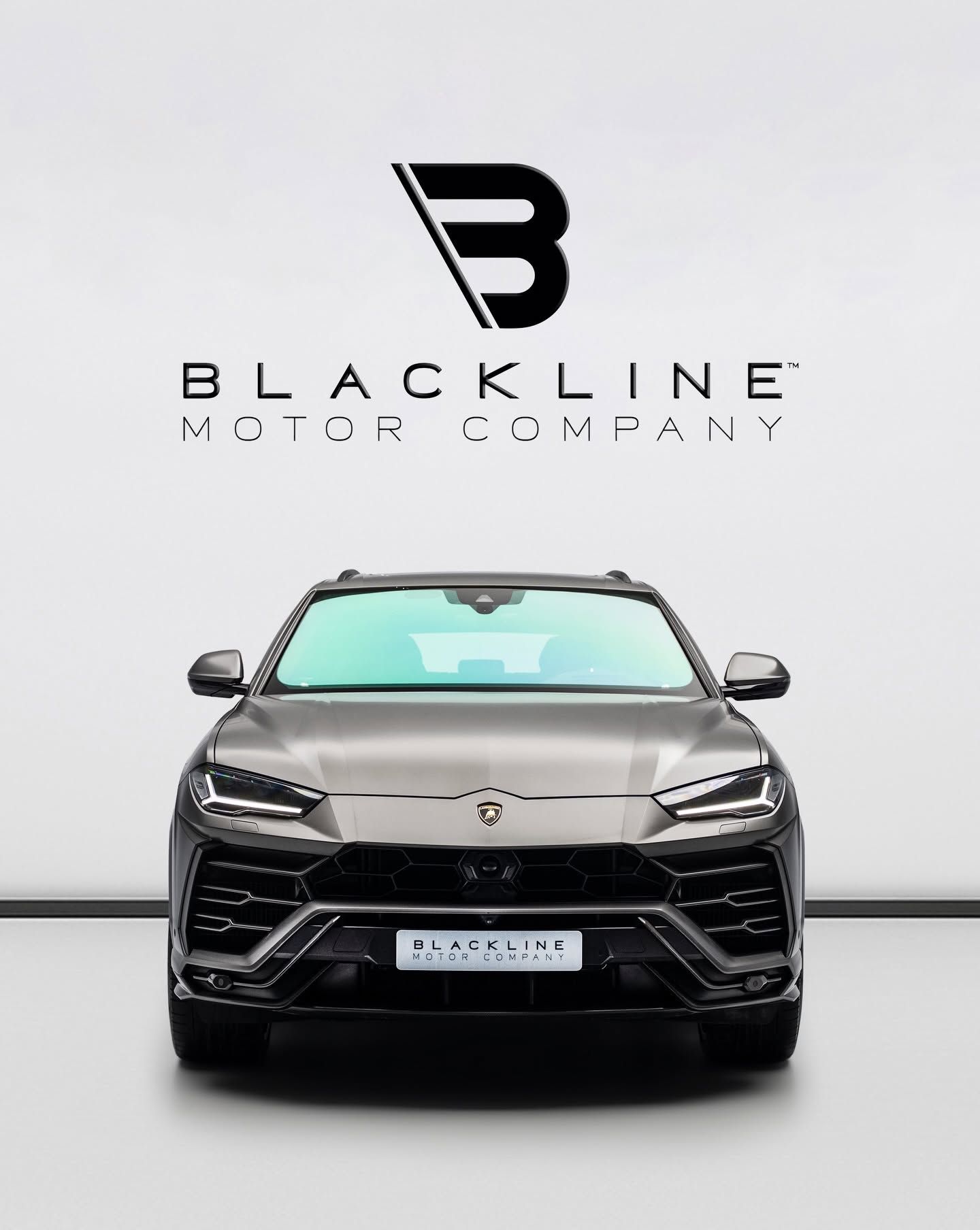2022 Lamborghini Urus photo 2