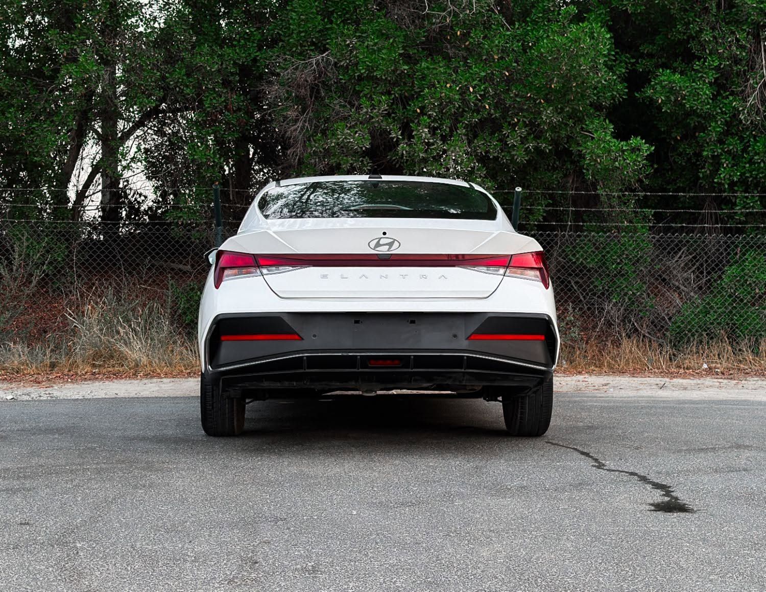 2024 Hyundai Elantra photo 2