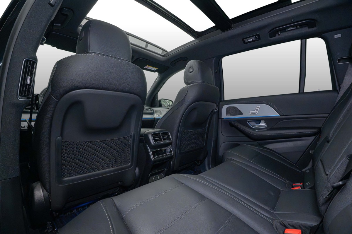 2025 Mercedes-Benz GLS photo 4