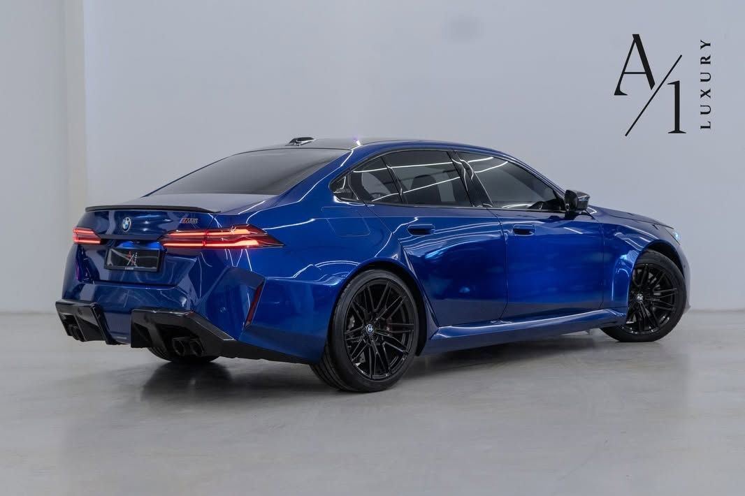 2025 BMW M5 photo 3