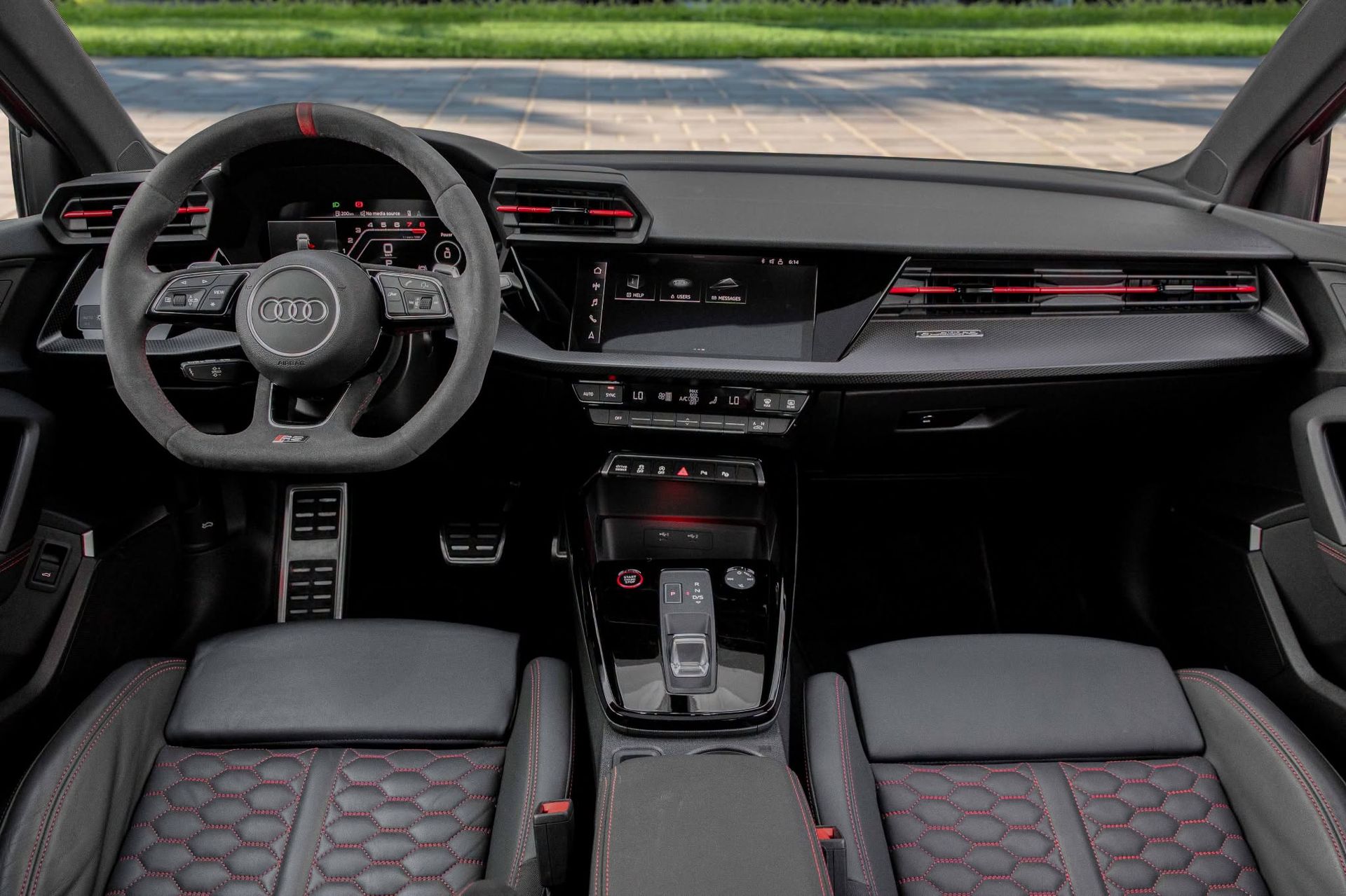 2024 Audi RS3 photo 4