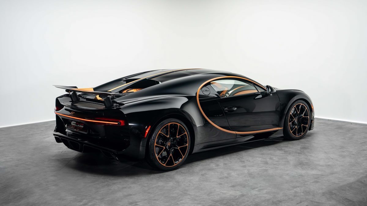 2023 Bugatti CHIRON photo 3