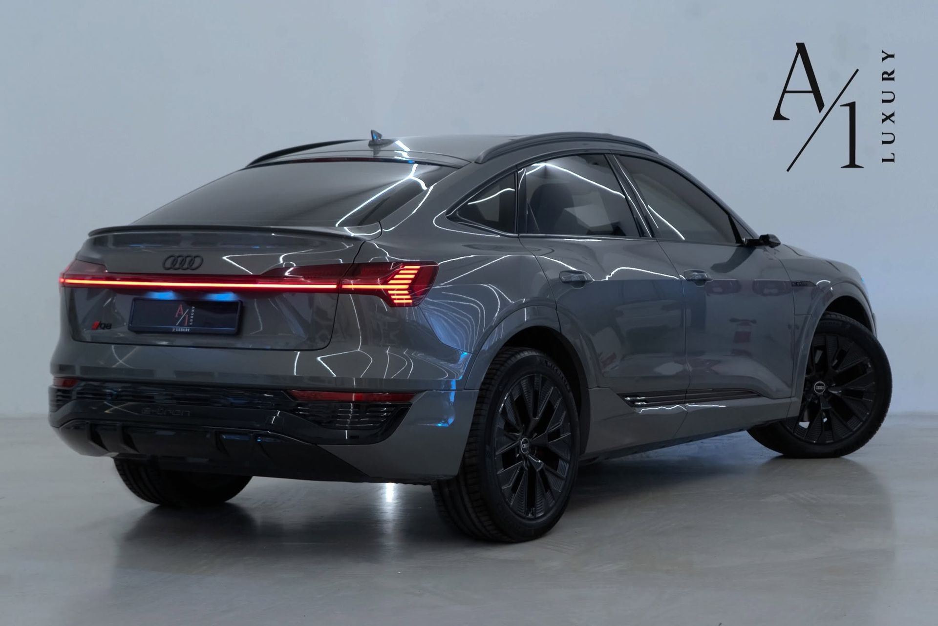 2024 Audi e-tron photo 4