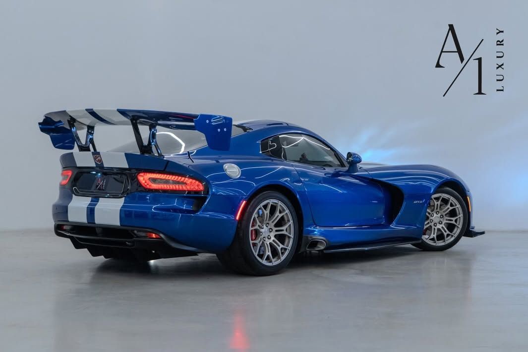 2014 Dodge Viper SRT photo 3