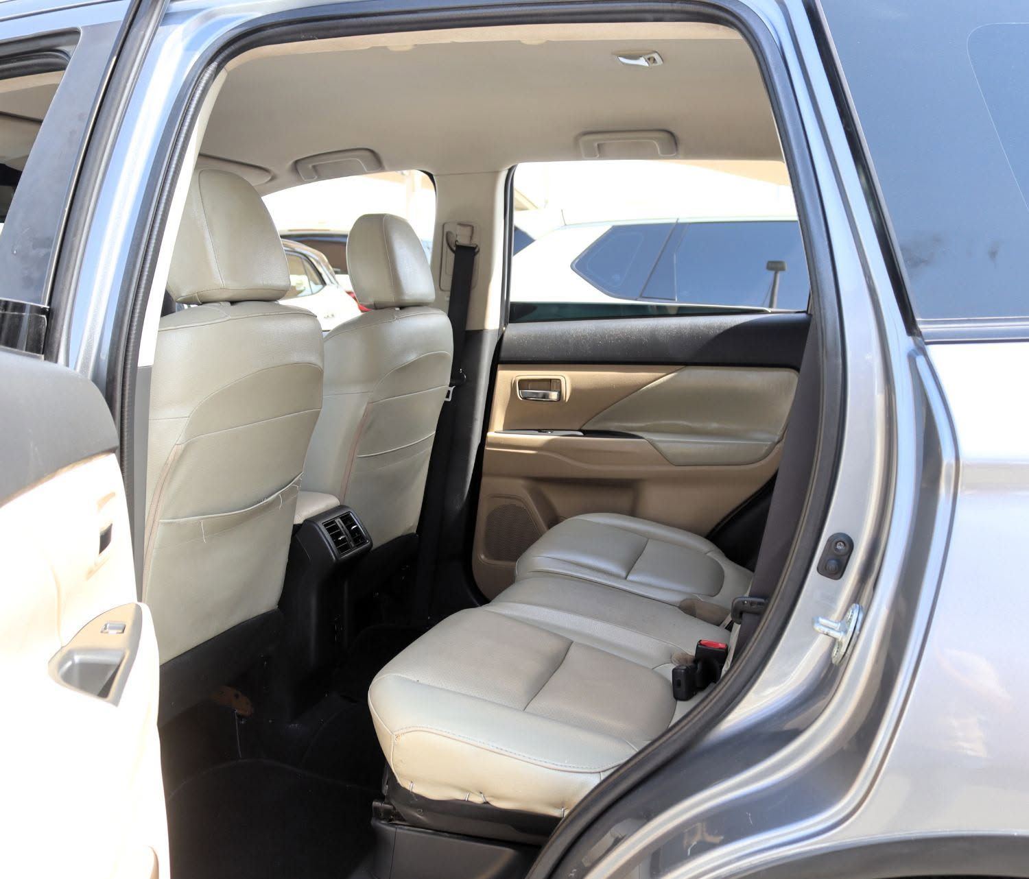 2022 Mitsubishi Outlander photo 5