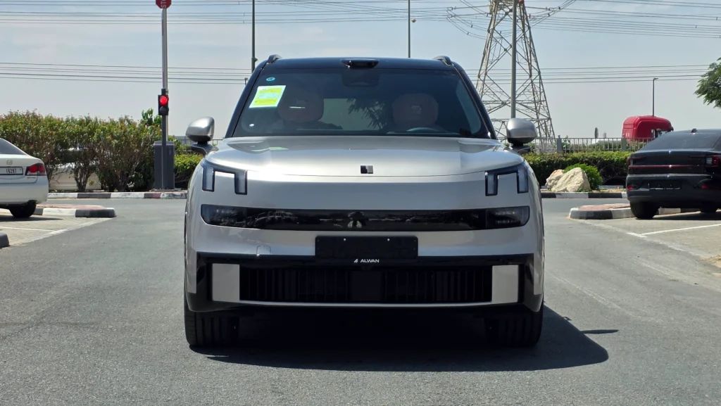 2026 Lynk & Co 900 photo 2