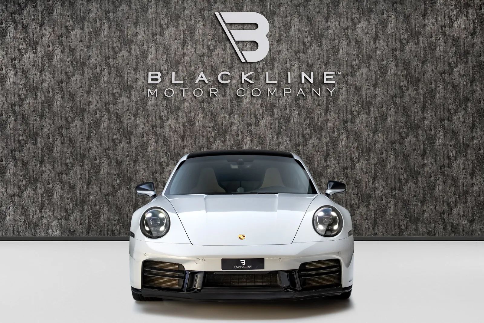2025 Porsche 911 photo 2