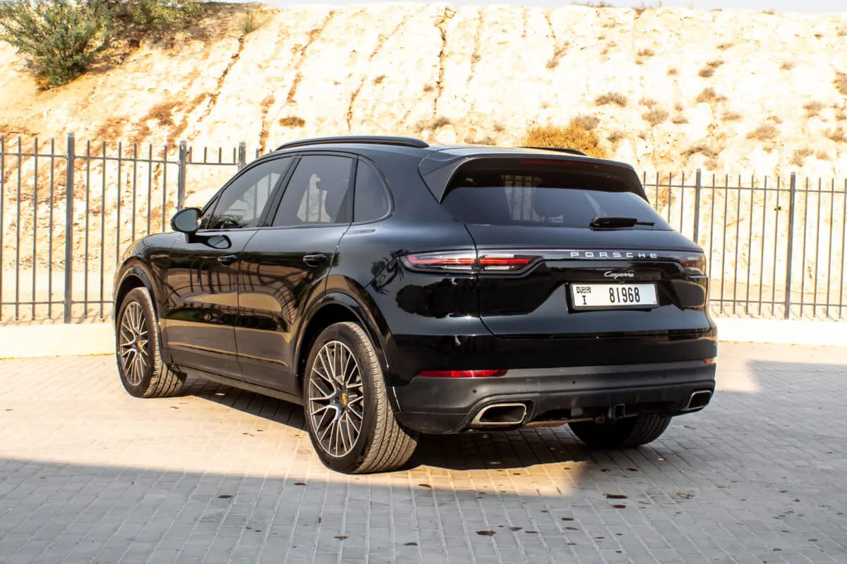 2023 Porsche Cayenne photo 2