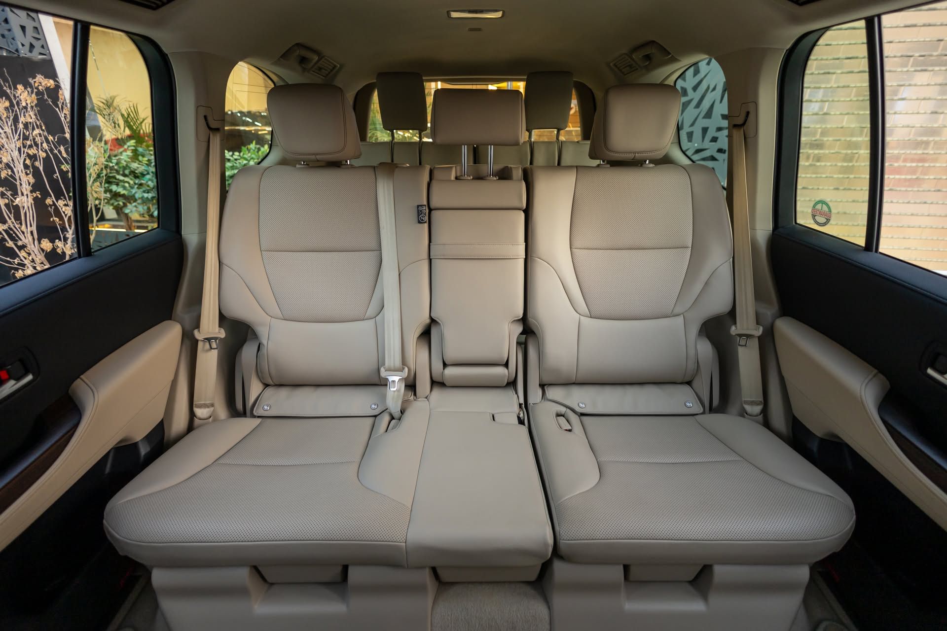 2025 Toyota Land Cruiser photo 3