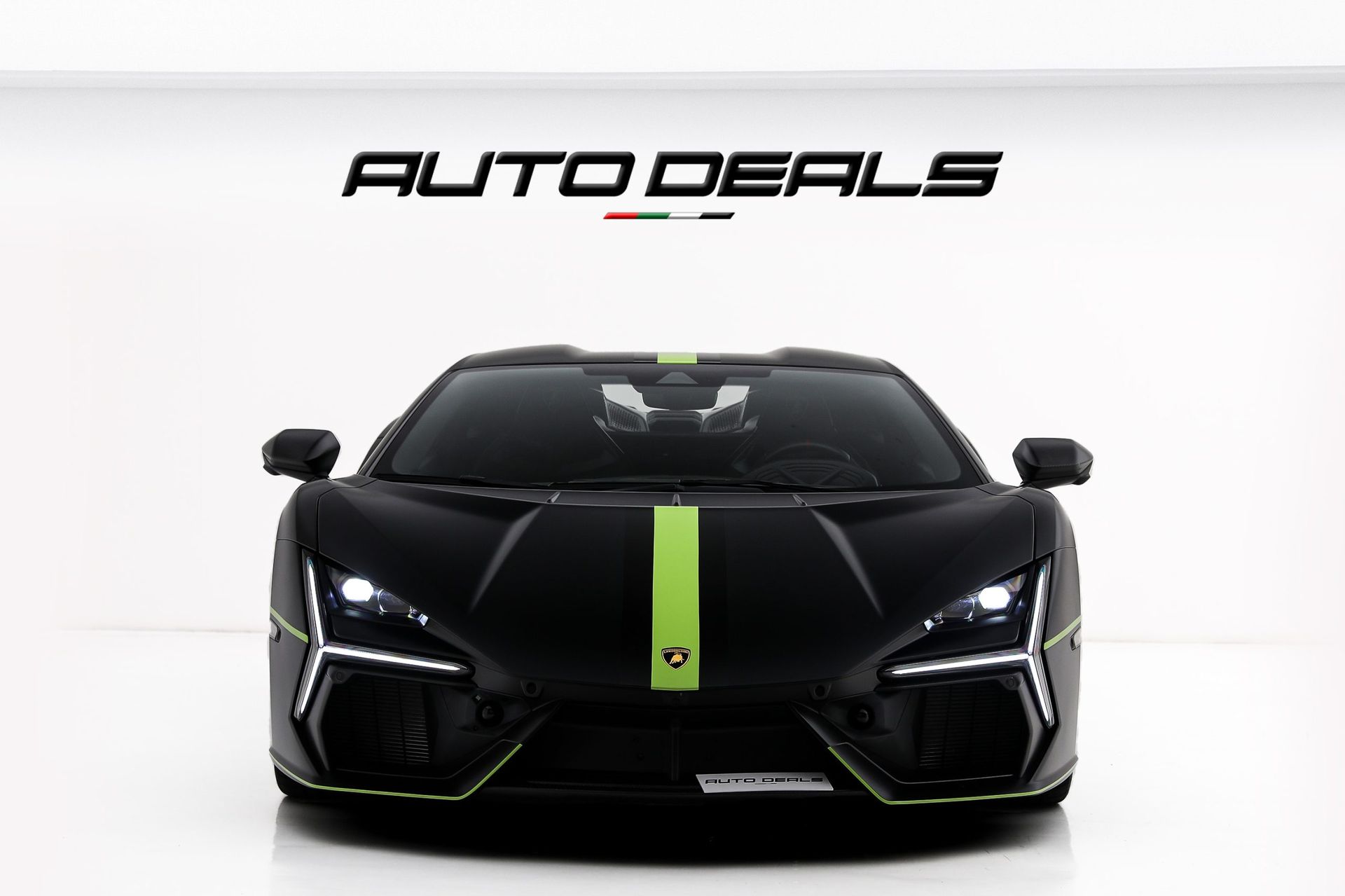 2025 Lamborghini Revuelto photo 2