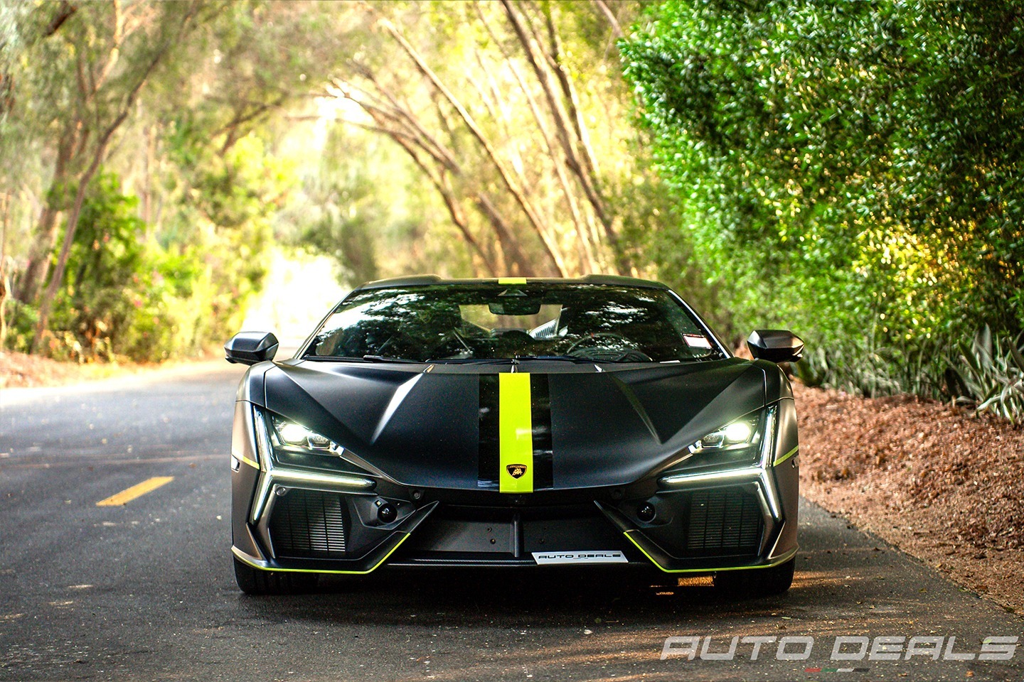 2025 Lamborghini Revuelto photo 2