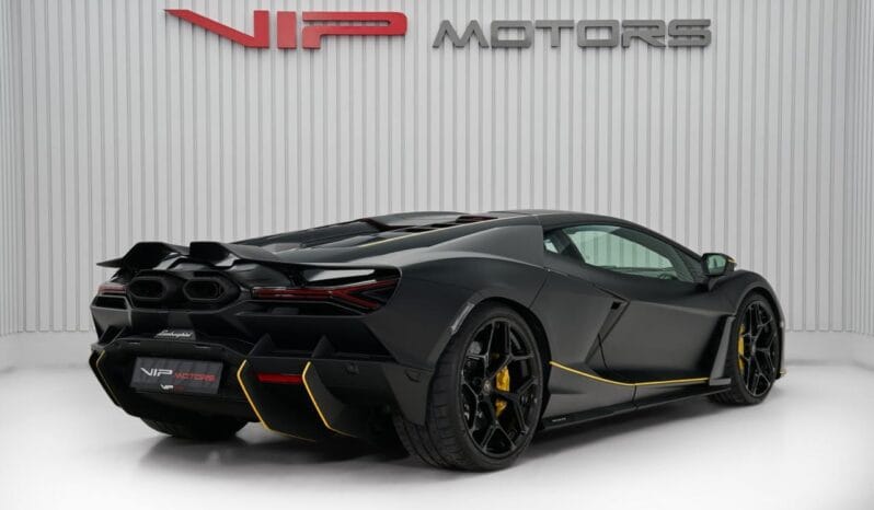 2026 Lamborghini Revuelto photo 2