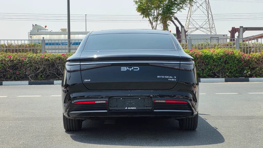 2025 BYD Seal photo 3
