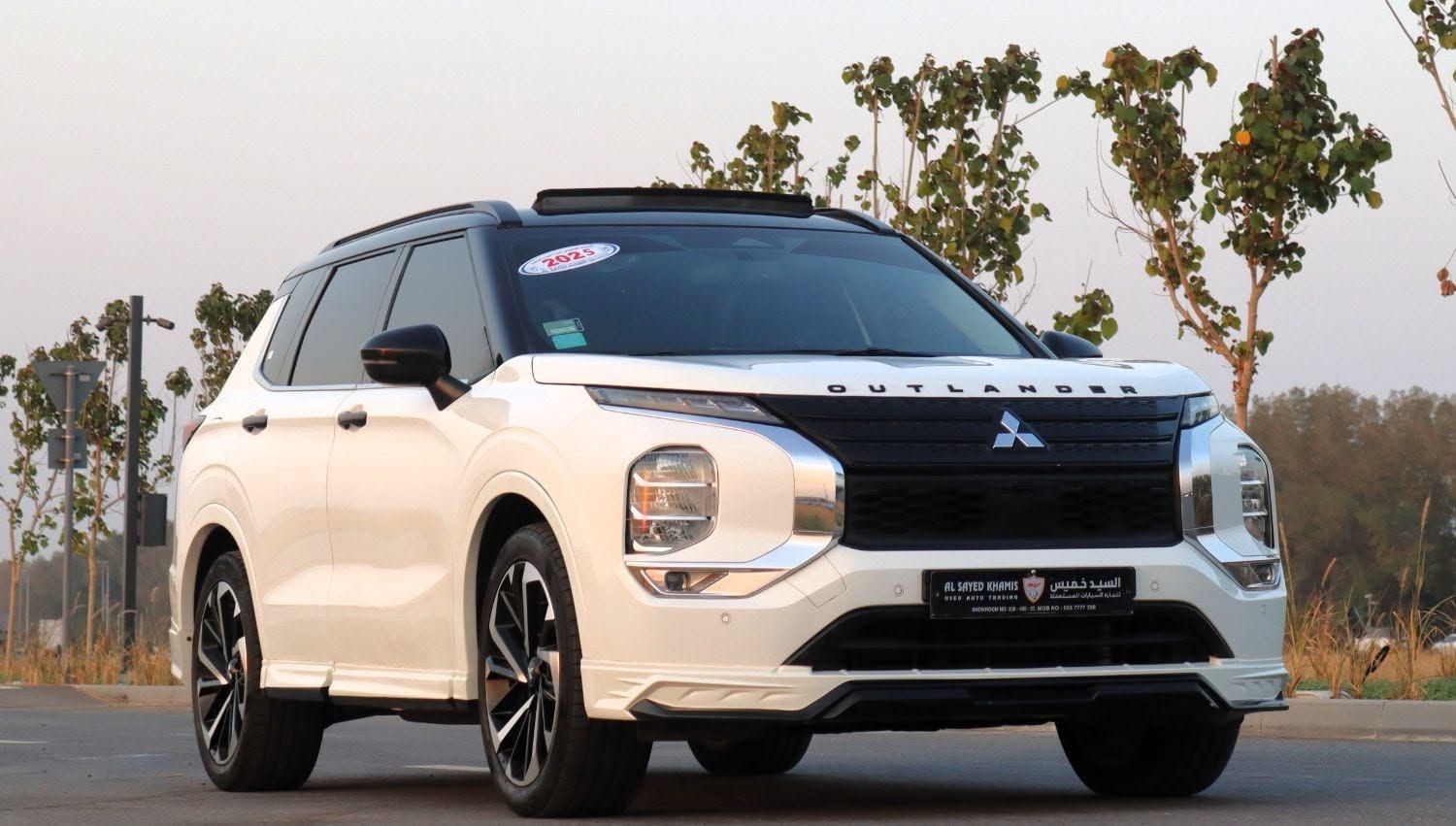 2025 Mitsubishi Outlander photo 5