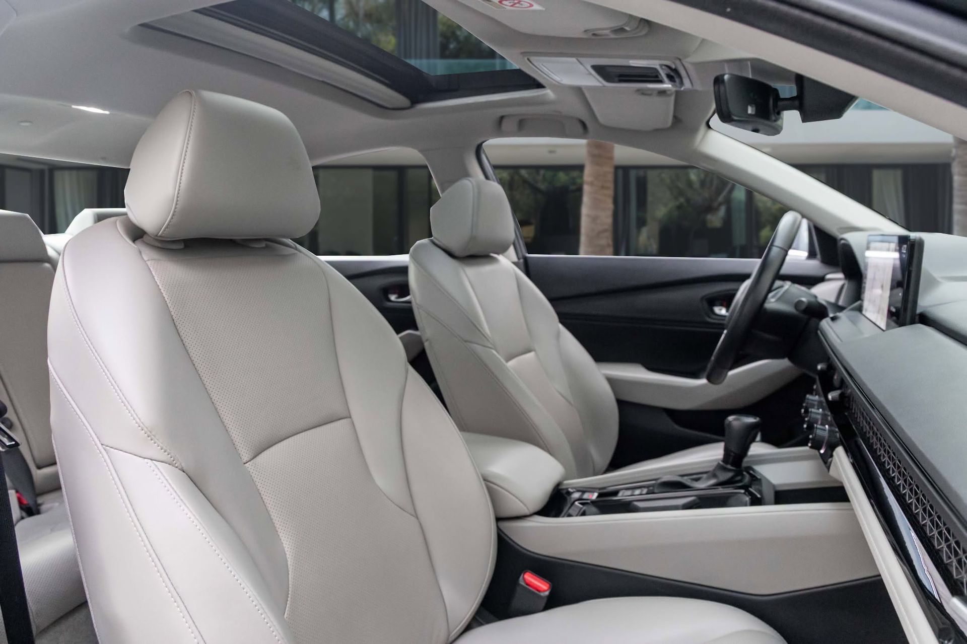 2024 Honda Accord photo 2