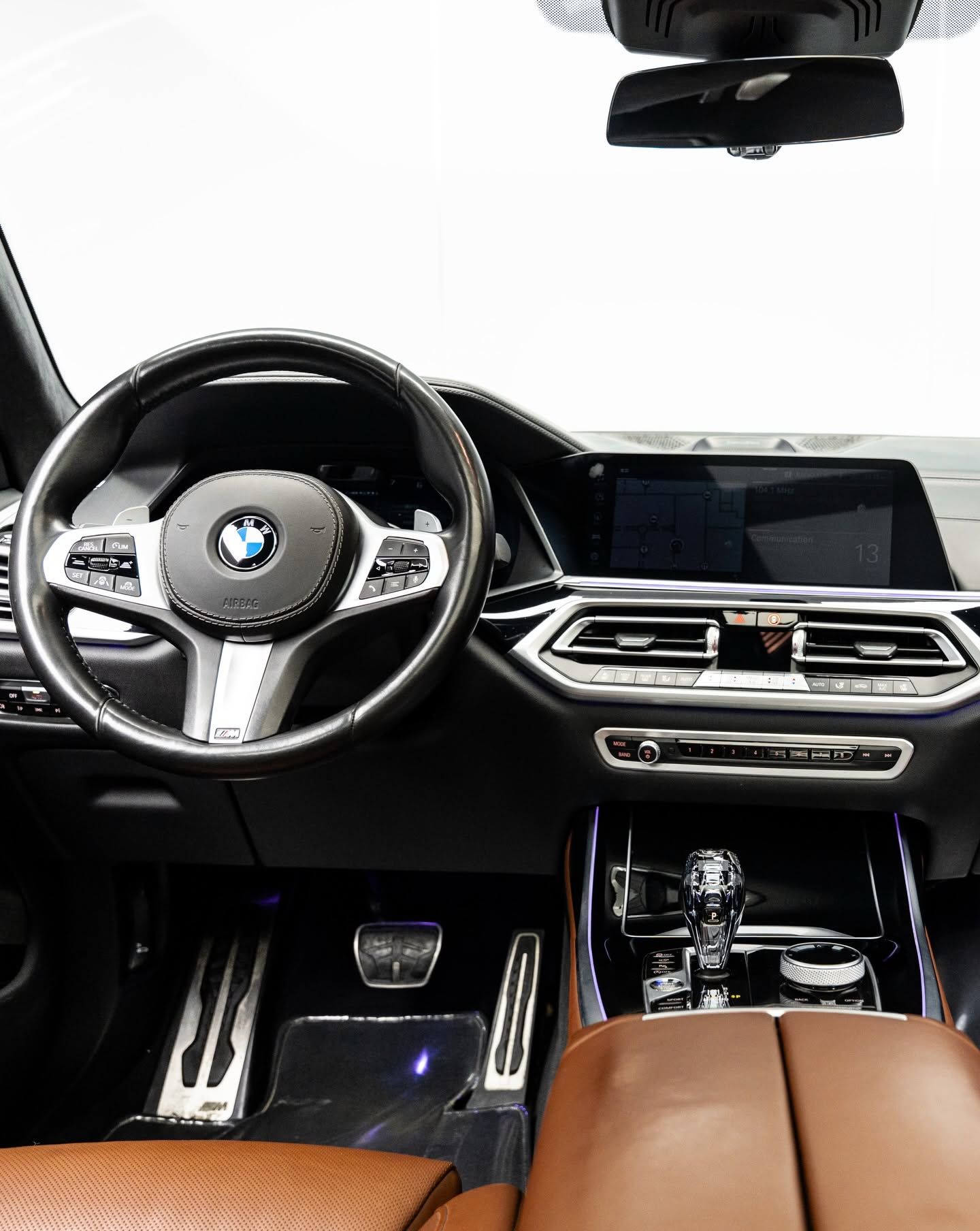 2021 BMW X7 photo 3