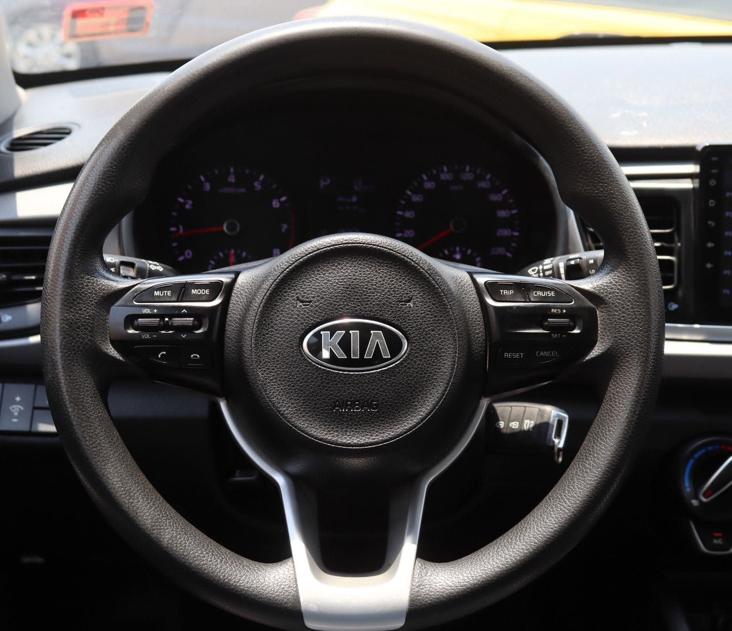 2019 Kia Rio photo 3