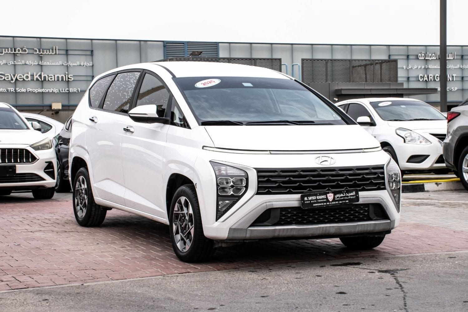 2025 Hyundai Stargazer photo 2