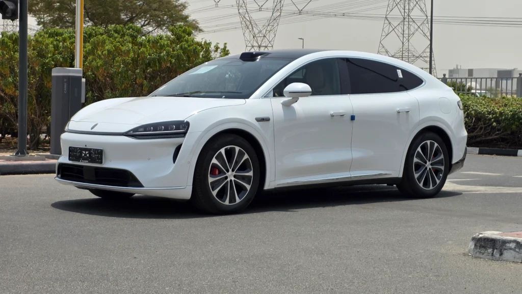 Brand NEW 2025 Luxeed R7 Ultra EREV Available on AlWan Cars