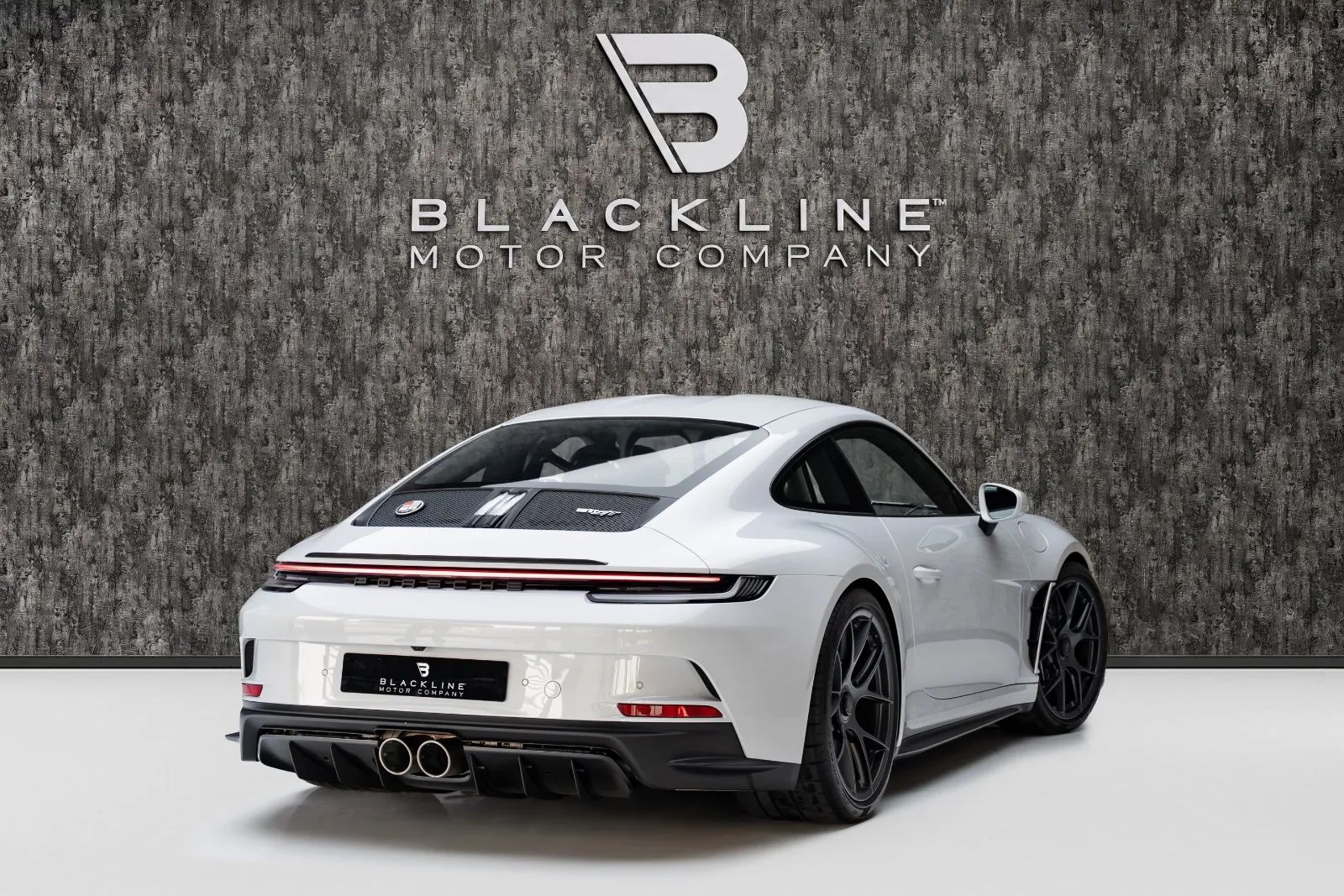 2024 Porsche 911 photo 2
