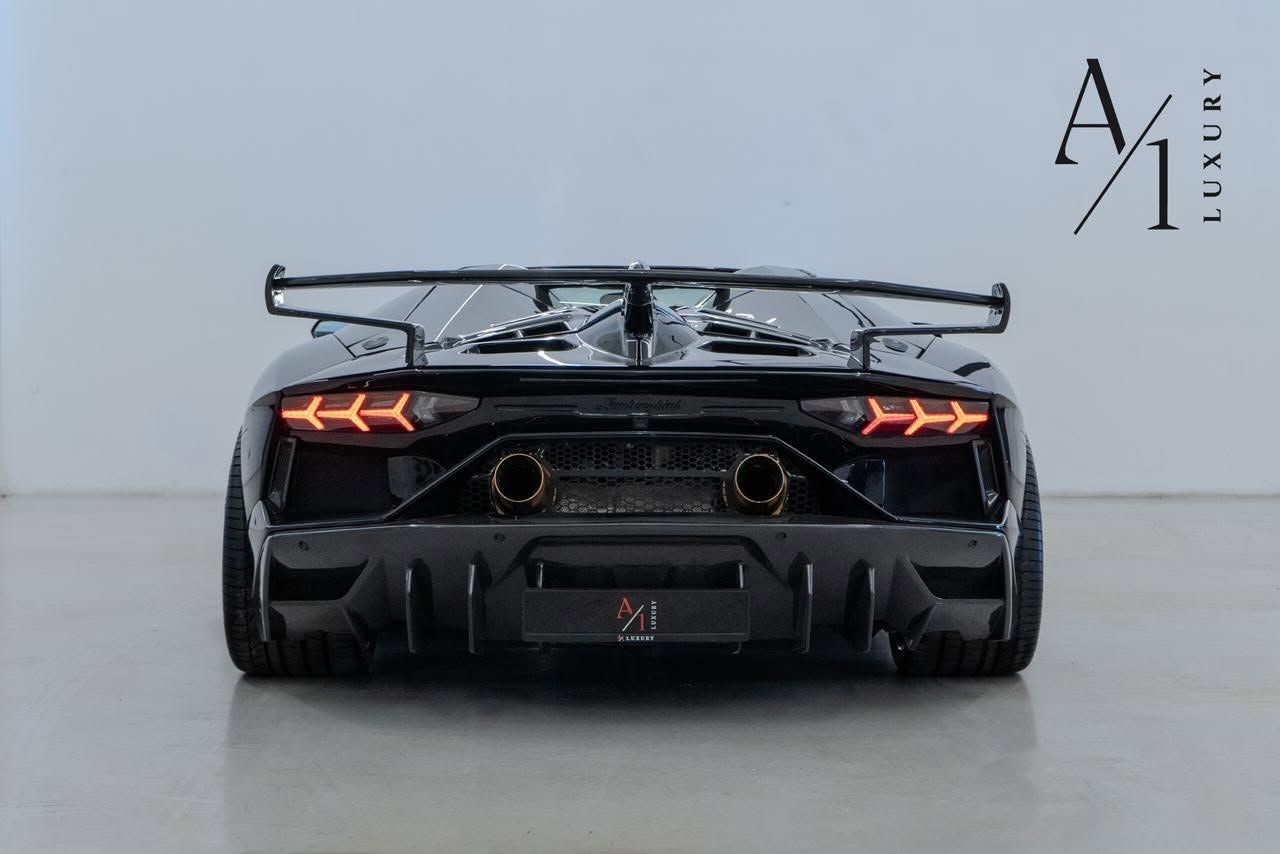 2015 Lamborghini Aventador photo 2