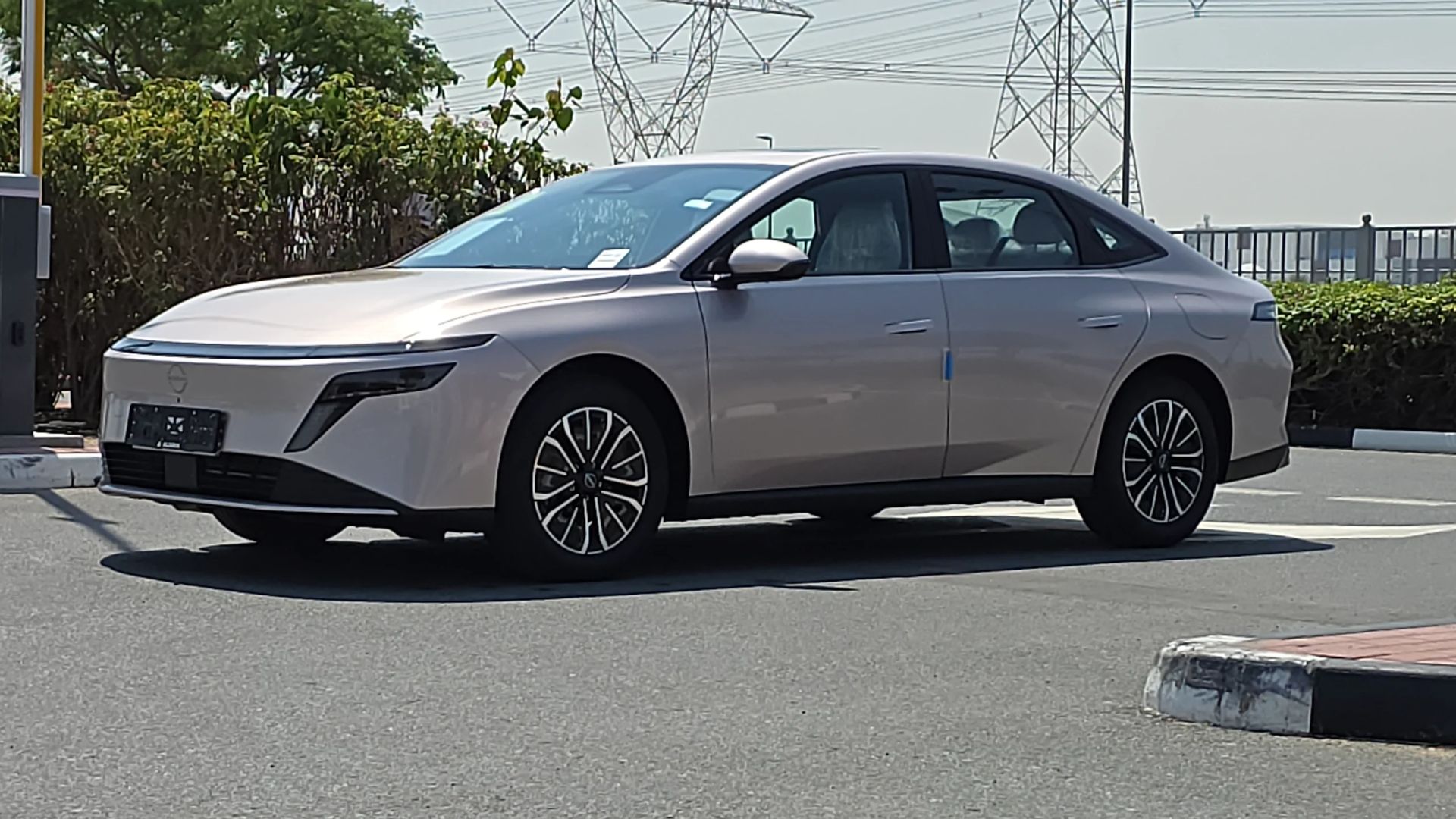 2025 Nissan N6 photo 3
