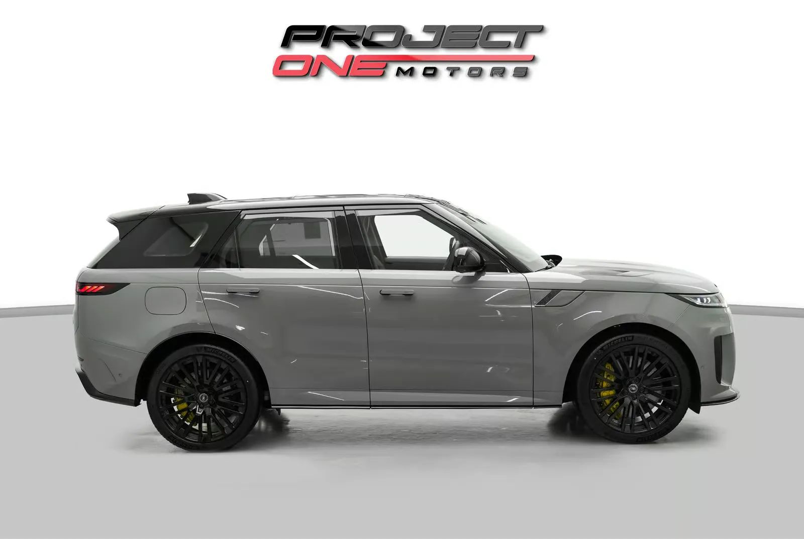 2025 Land Rover Range Rover Sport photo 3