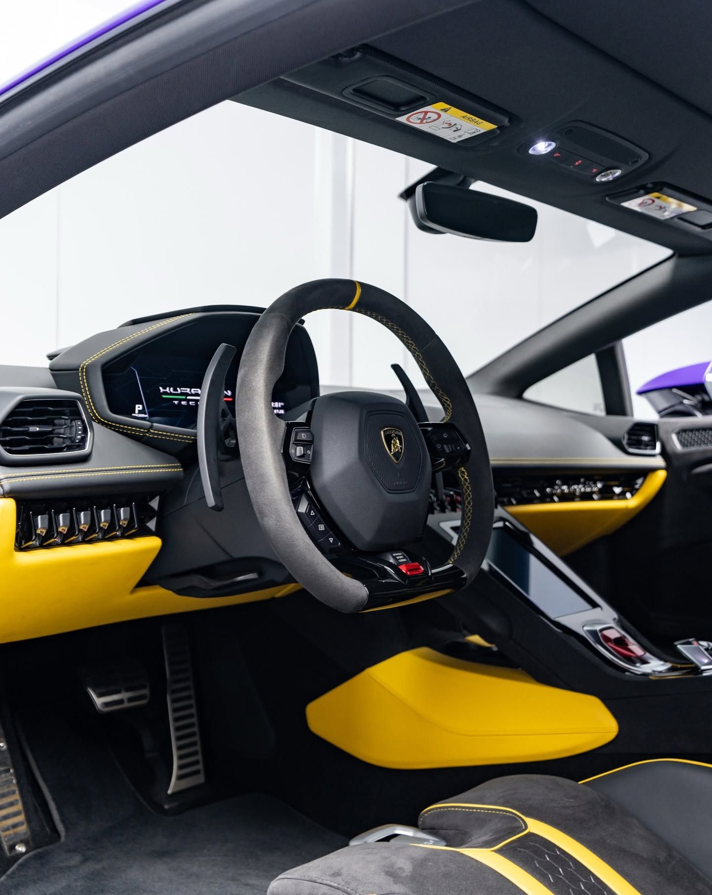 2023 Lamborghini Huracan photo 4