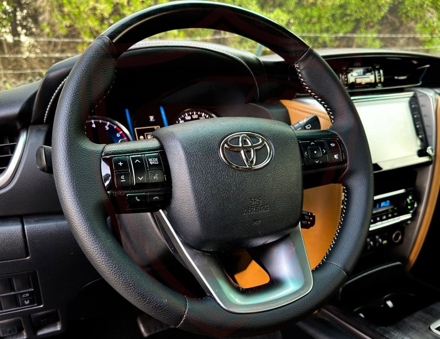 2022 Toyota Fortuner photo 4