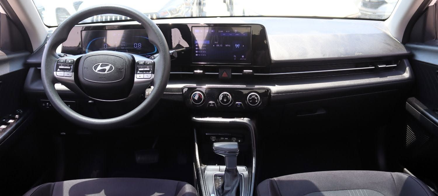 2025 Hyundai Accent photo 5