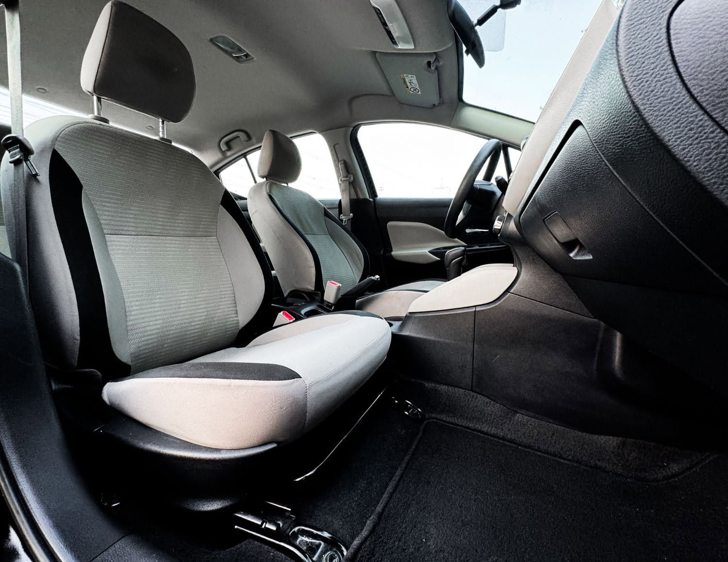 2024 Nissan Sunny photo 3