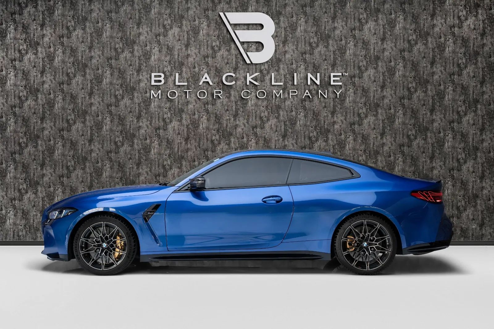 2025 BMW M4 photo 5