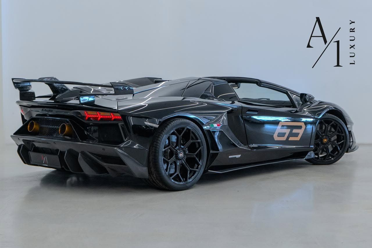 2015 Lamborghini Aventador photo 4