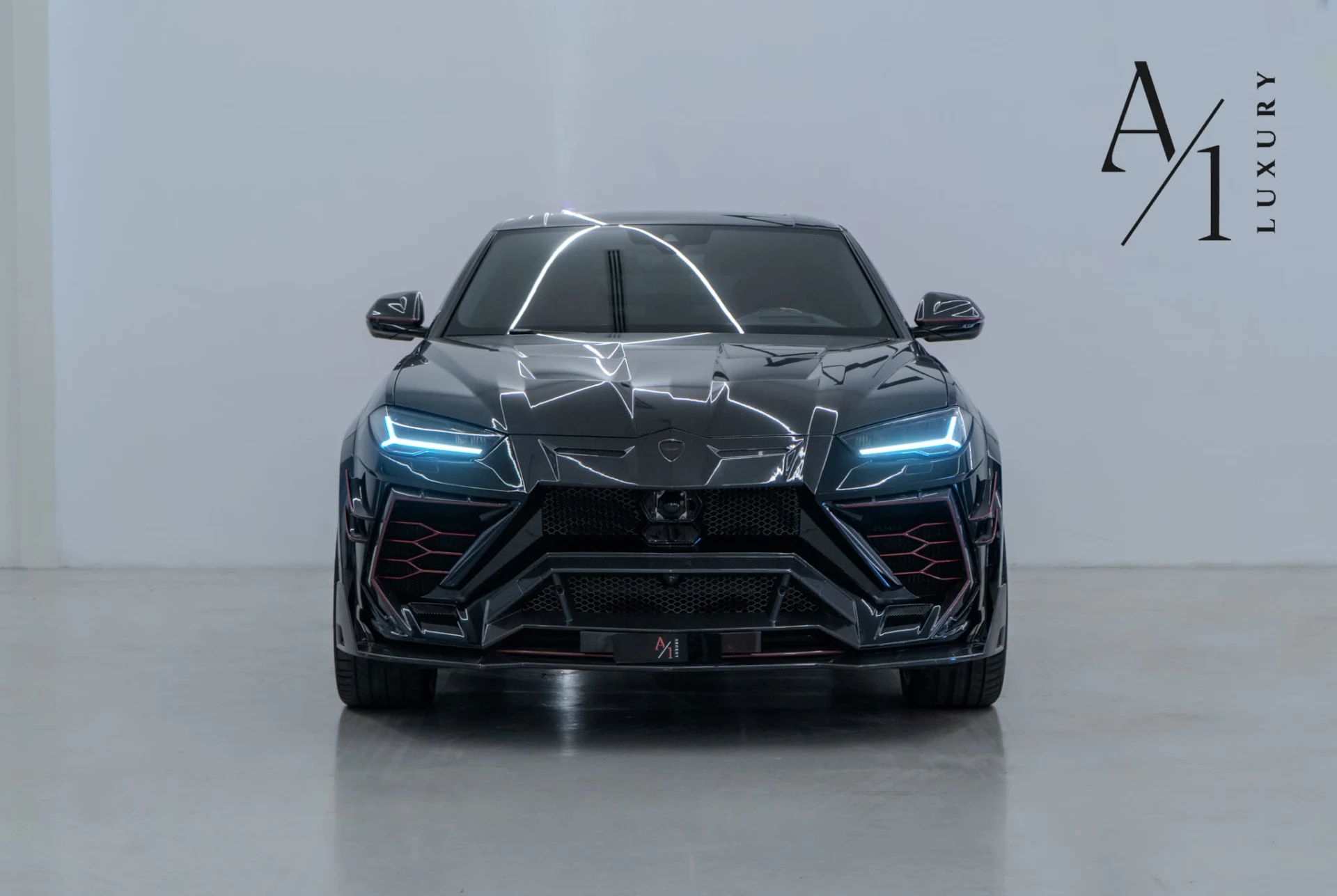 2021 Lamborghini Urus photo 2